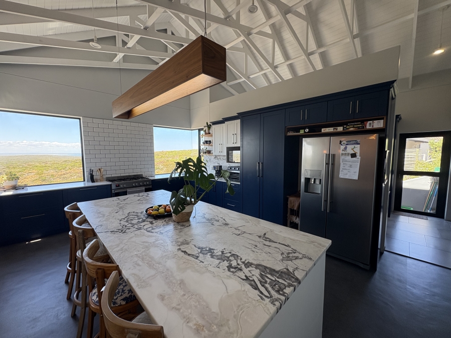 5 Bedroom Property for Sale in Pearl Bay Western Cape